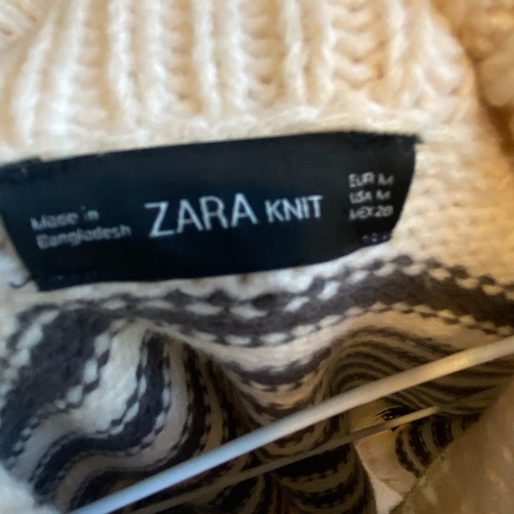 Zara Striped Cropped Chunky Knit Sweater (Gray and Cream White/ size Medium) - Picture 4 of 5